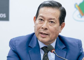 PREMIER NINGUNEA A JUAN JOSÉ SANTIVÁÑEZ EL HOMBRE DE CONFIANZA DE LA MANDATARIA Y DICE QUE NO TIENE PODER DE DECISIÓN EN EL GOBIERNO