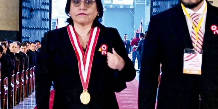 FISCAL DE LA NACIÓN EN SALMUERA, SU ODIO, SU TERQUEDAD DE NO ACATAR LAS LEYES LE VA PASAR FACTURA Y ESTABA ADVERTIDA