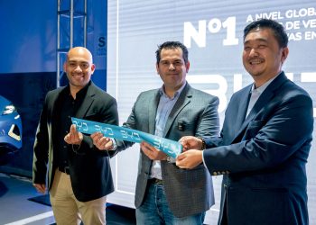 ERNESTO ÁLVAREZ PIDIÓ PRESENTARSE ANTE EL PLENO DEL CONGRESO EL 22 DE OCTUBRE PARA PLANTEAR CUESTIÓN DE CONFIANZA