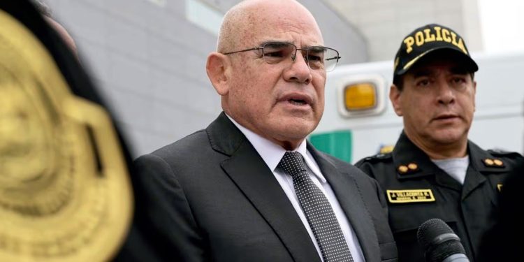 ERNESTO ÁLVAREZ PIDIÓ PRESENTARSE ANTE EL PLENO DEL CONGRESO EL 22 DE OCTUBRE PARA PLANTEAR CUESTIÓN DE CONFIANZA