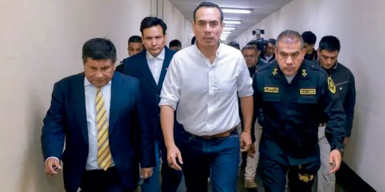 PRESIDENTE JERÍ DICE QUE ESTÁ “CONSTRUYENDO UN NUEVO GABINETE”: “SE ESTÁ VIENDO CON LA DEBIDA RESPONSABILIDAD”