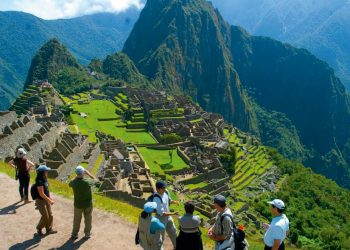 ARRIOLA ANUNCIA QUE LA POLICÍA “LIMPIARÁ” SU PROPIA INSTITUCIÓN ANTE “INFILTRADOS”: “LAS EVIDENCIAS SON INCUESTIONABLES”