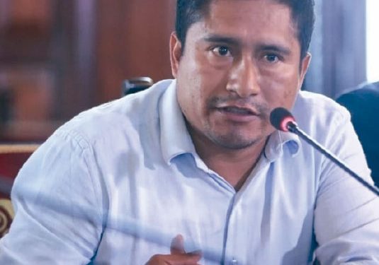 PRESIDENTE JERÍ DICE QUE ESTÁ “CONSTRUYENDO UN NUEVO GABINETE”: “SE ESTÁ VIENDO CON LA DEBIDA RESPONSABILIDAD”