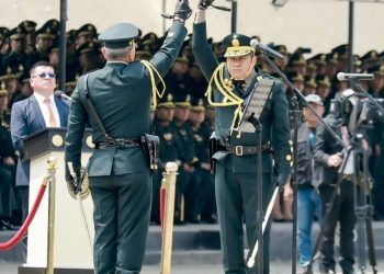 ARRIOLA ANUNCIA QUE LA POLICÍA “LIMPIARÁ” SU PROPIA INSTITUCIÓN ANTE “INFILTRADOS”: “LAS EVIDENCIAS SON INCUESTIONABLES”
