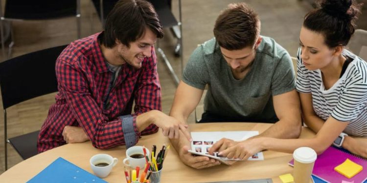 SANDOVAL SEÑALA QUE CARDENAL CASTILLO NO DEBE DECIR QUE GOBERNANTES “CONTRIBUYEN A LA MUERTE”: “ME PARECE IRRESPONSABLE”