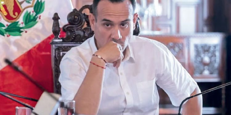 DESAZÓN EN EL GABINETE POR LA FORMA CLANDESTINA DE JOSÉ JERÍ DE REUNIRSE CON UN EMPRESARIO CHINO Y PROVEEDOR DEL ESTADO