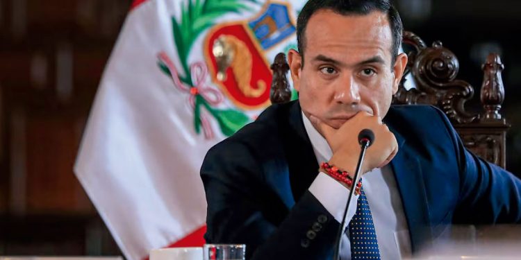 PAYASADA OFICIAL: PRESIDENTE JOSÉ JERÍ MONITOREA TRASLADO DE ERICK MORENO, ALIAS “EL MONSTRUO”