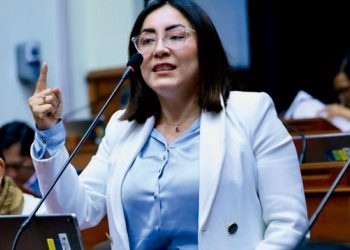 JOSÉ JERÍ RECONOCE QUE SU AMIGA TRABAJÓ PARA ÉL EN EL CONGRESO Y LE PAGÓ DE SU BOLSILLO: “NO HAY NADA IRREGULAR”