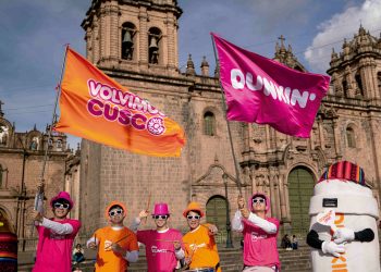 ZAMIR VILLAVERDE DESMIENTE CON FOTOS A WOLFGANG GROZO Y ASEGURA CONOCERLO DESDE 2018: “ÉL ME VISITÓ EN MI DOMICILIO”
