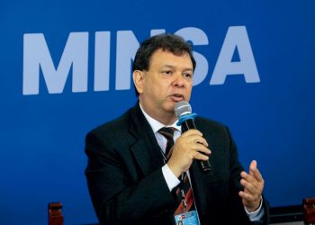 PRESIDENTE BALCÁZAR Y CANCILLER DE ZELA DIALOGARON CON JEFE DE OBSERVADORES DE LA OEA