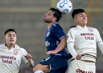 ¡GARRA CREMA! UNIVERSITARIO DERROTA 4-2 A NACIONAL DE URUGUAY EN EL ESTADIO MONUMENTAL