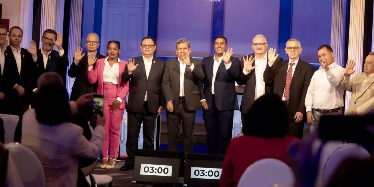 UN DEBATE TÉCNICO ENTRE FUERZA POPULAR Y JUNTOS POR EL PERÚ DONDE SE DEMOSTRÓ QUE EL PARTIDO DE KEIKO FUJIMORI ESTÁ PREPARADO PARA GOBERNAR