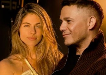 STEPHANIE CAYO CONFIESA QUE ESTÁ ENAMORADA DE ALEJANDRO SANZ