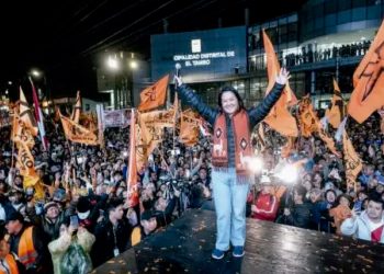 MERCEDES ARÁOZ ADVIERTE SOBRE ROBERTO SÁNCHEZ: “ES PARTE DEL PACTO MAFIOSO DEL CONGRESO. ES LÍDER DE LA MINERÍA ILEGAL”