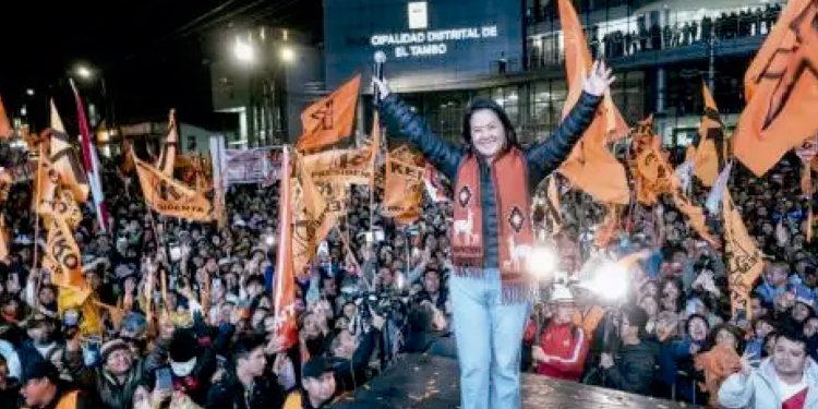 MERCEDES ARÁOZ ADVIERTE SOBRE ROBERTO SÁNCHEZ: “ES PARTE DEL PACTO MAFIOSO DEL CONGRESO. ES LÍDER DE LA MINERÍA ILEGAL”