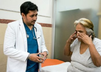 Olvidos frecuentes y cambios de conducta podrían ser señales tempranas de demencia en adultos mayores