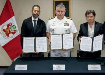 KEIKO FUJIMORI DIALOGÓ CON NUNCIO APOSTÓLICO SOBRE VISITA DEL PAPA LEÓN XIV