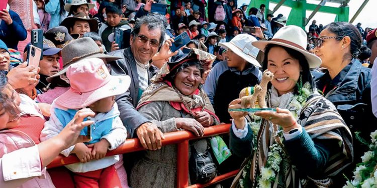 PRESIDENTA KEIKO FUJIMORI CONVOCÓ A MINISTROS DE ESTADO TRAS HECHOS OCURRIDOS EN TRUJILLO