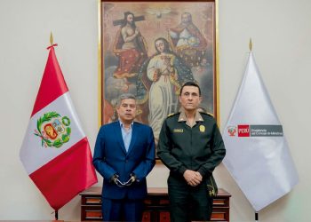 PREMIER GALARRETA EVALÚA ACCIONES DE SEGURIDAD CON COMANDANTE GENERAL DE LA PNP