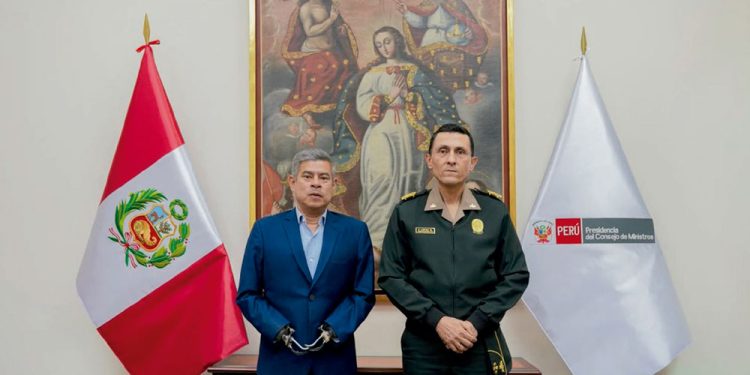 PREMIER GALARRETA EVALÚA ACCIONES DE SEGURIDAD CON COMANDANTE GENERAL DE LA PNP